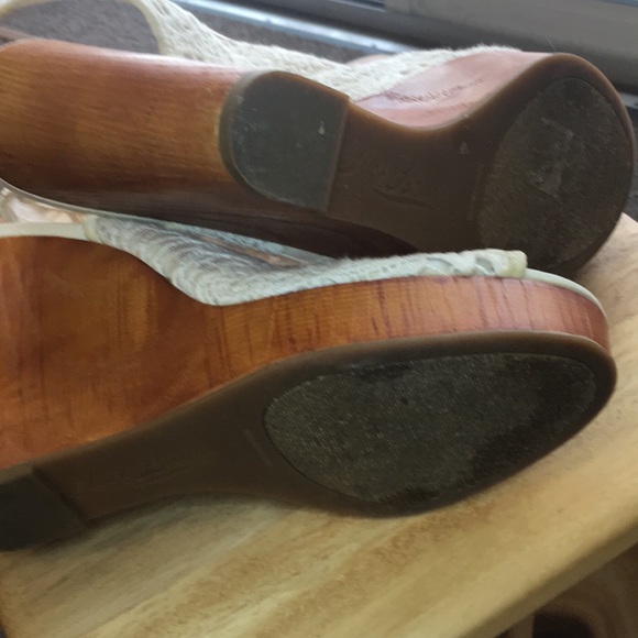 Ladies Lucky Brand lace wedge sandals - Picture 2 of 8